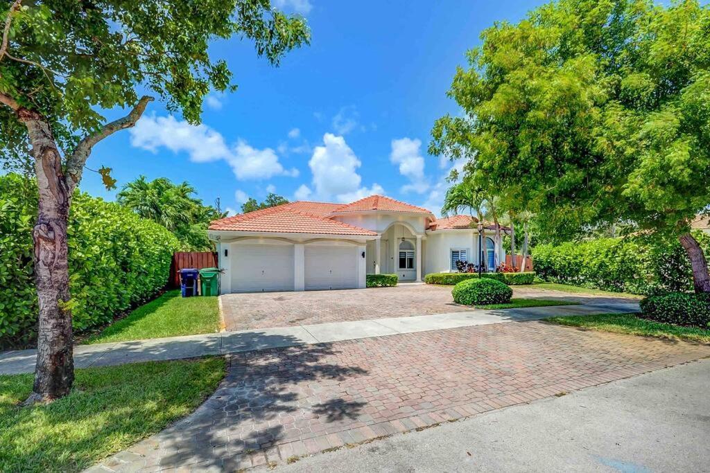 Miami 5Br Villa W Heated Pool, Games & Bbq L01 คัทเลอร์เบย์ ภายนอก รูปภาพ